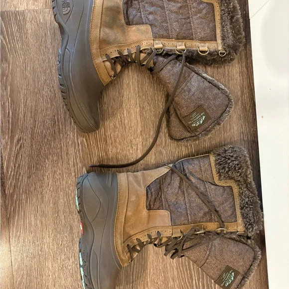 The North Face Women’s size 11 Winter Boots – Brown Faux Fur Trim - Picture 2 of 5